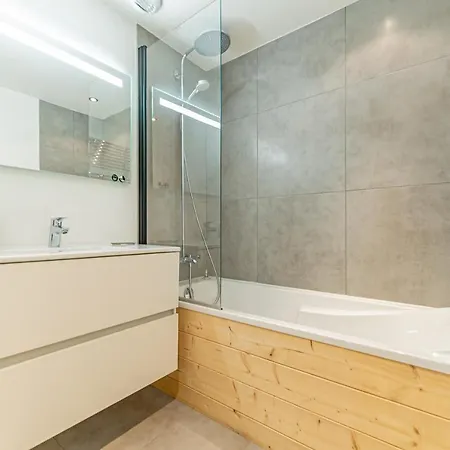 Nouveau ! Octopussy Avec Jacuzzi Et Sauna, 4 Pour 8 Personnes
