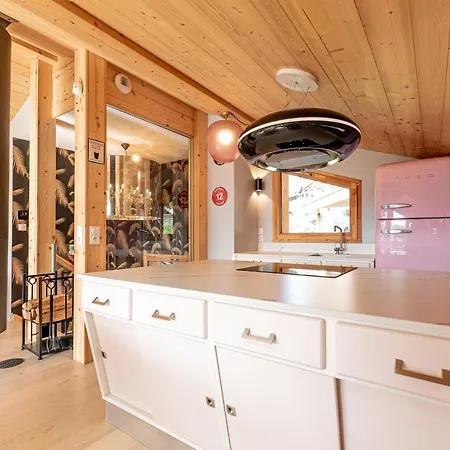Nouveau ! Octopussy Avec Jacuzzi Et Sauna, 4 Pour 8 Personnes Chalet