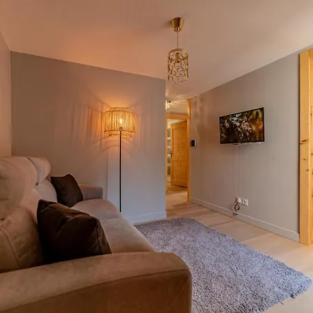 Chalet Nouveau ! Octopussy Avec Jacuzzi Et Sauna, 4 Pour 8 Personnes *